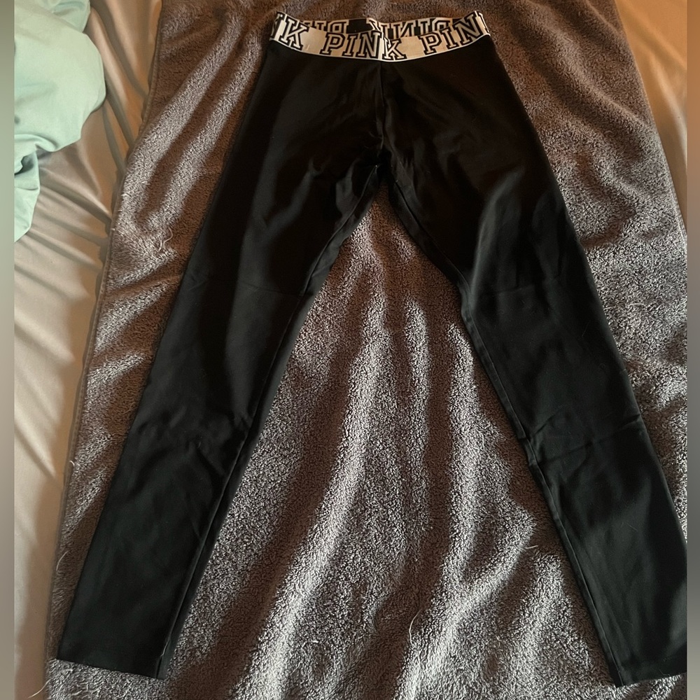 VICTORIA SECRET PINK -Black ankle yoga leggings w/ white PINK logo on waist.
